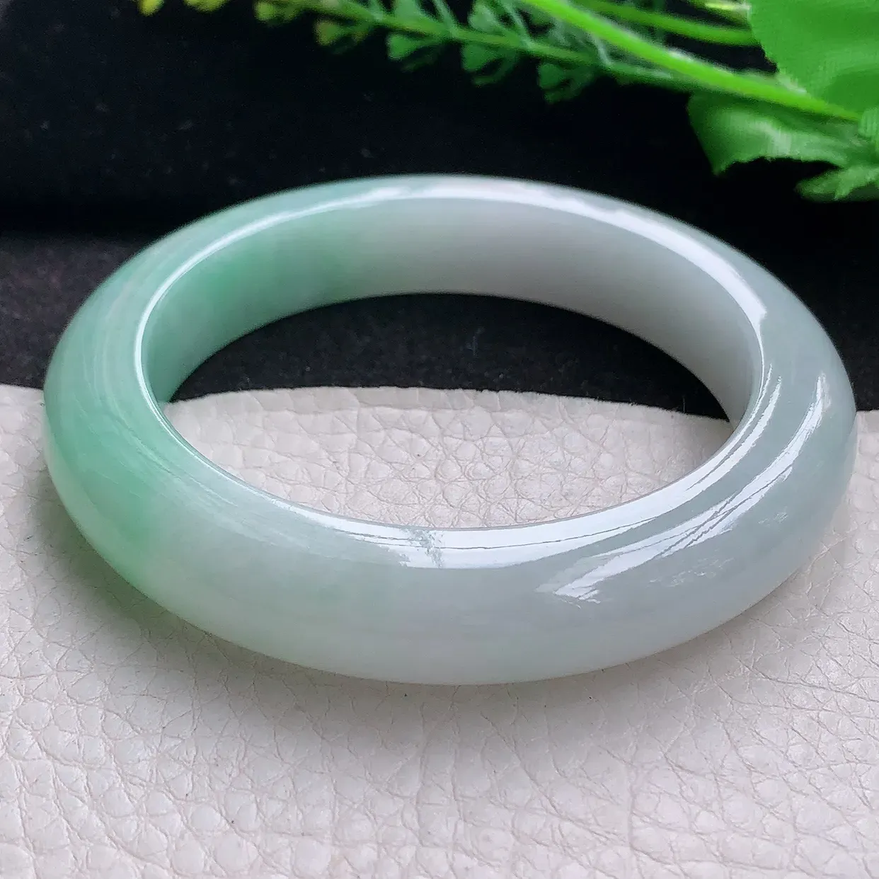 z自然光58*12.6*10.2平安镯 翡翠a货玉手镯半山水厚装宽边玉手环