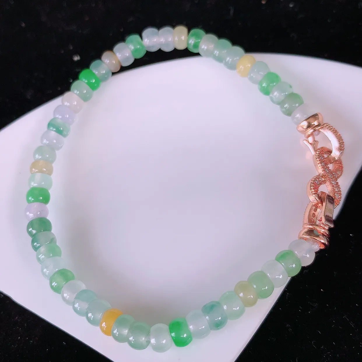 自然光实拍，冰种多宝翡翠手链，多彩翡翠手串，颜色丰富，料子细腻，高档大气，自戴送礼佳品！#60.13取一尺寸4.5mm