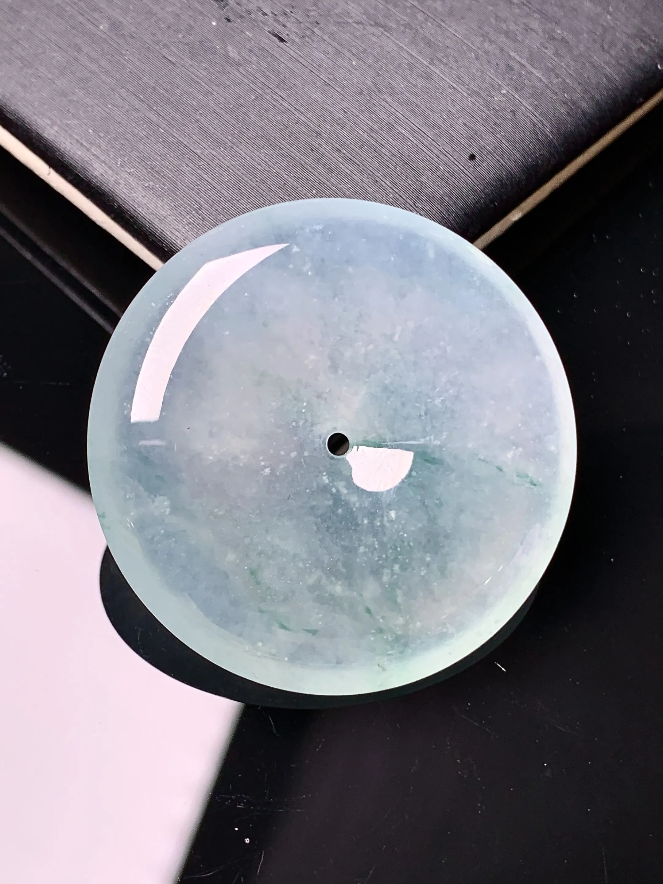 冰种平安扣吊坠 玉质细腻 水润亮眼 色泽艳丽 整体尺寸32.5*5.6