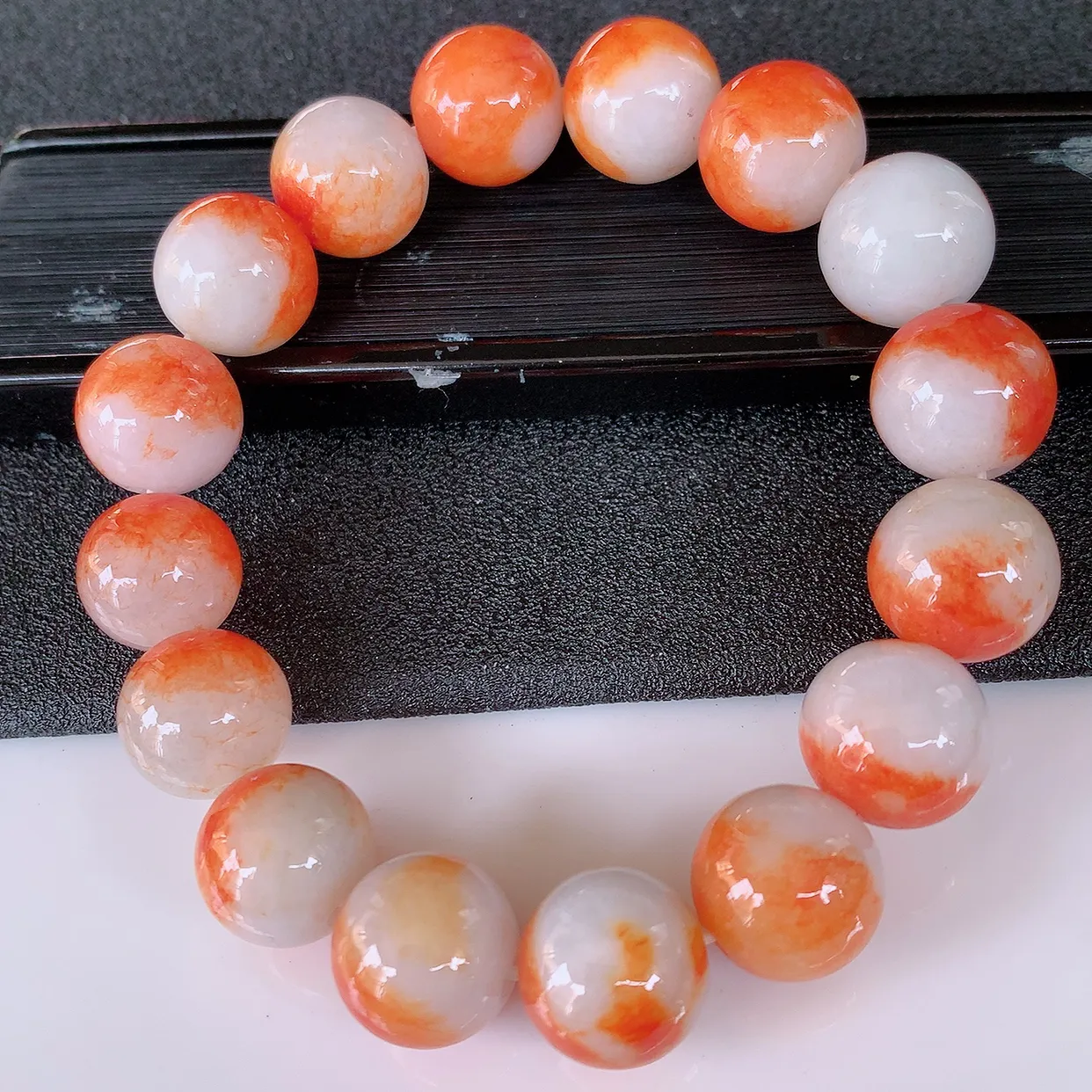 自然光实拍，冰润黄翡双彩翡翠手串手链，种老水足，冰清玉润  颜色漂亮  #46.13取一尺寸13