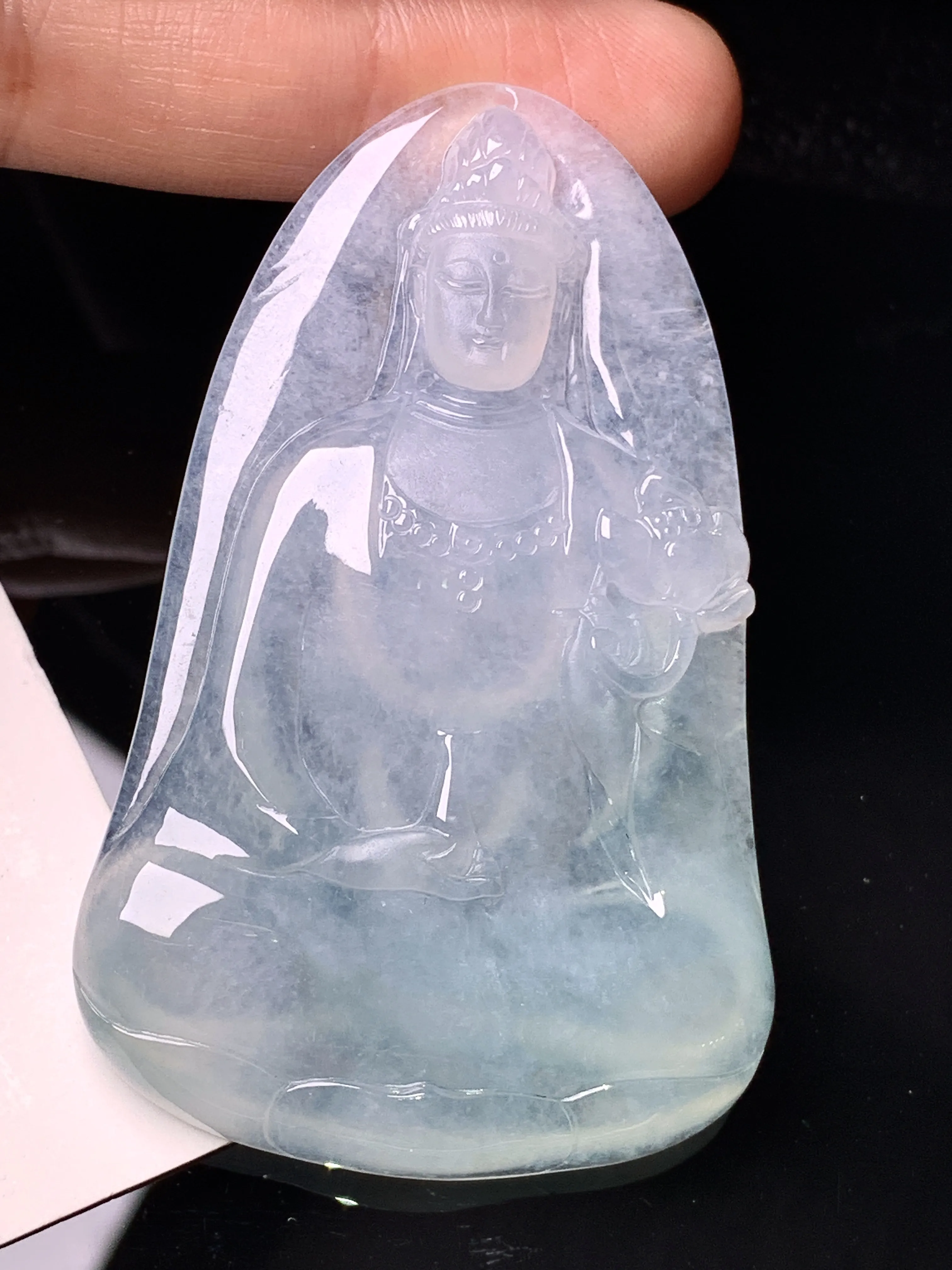 冰种观音菩萨吊坠 玉质细腻 水润亮眼 色泽艳丽 整体尺寸60.2*38*5.6