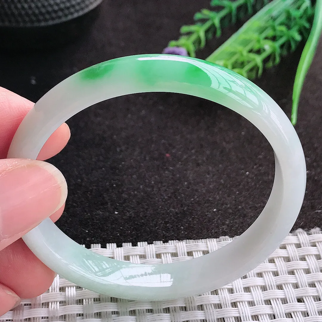 天然A货翡翠54.5/49/10.8/6.3老坑精美飘阳绿贵妃手镯宽边玉镯