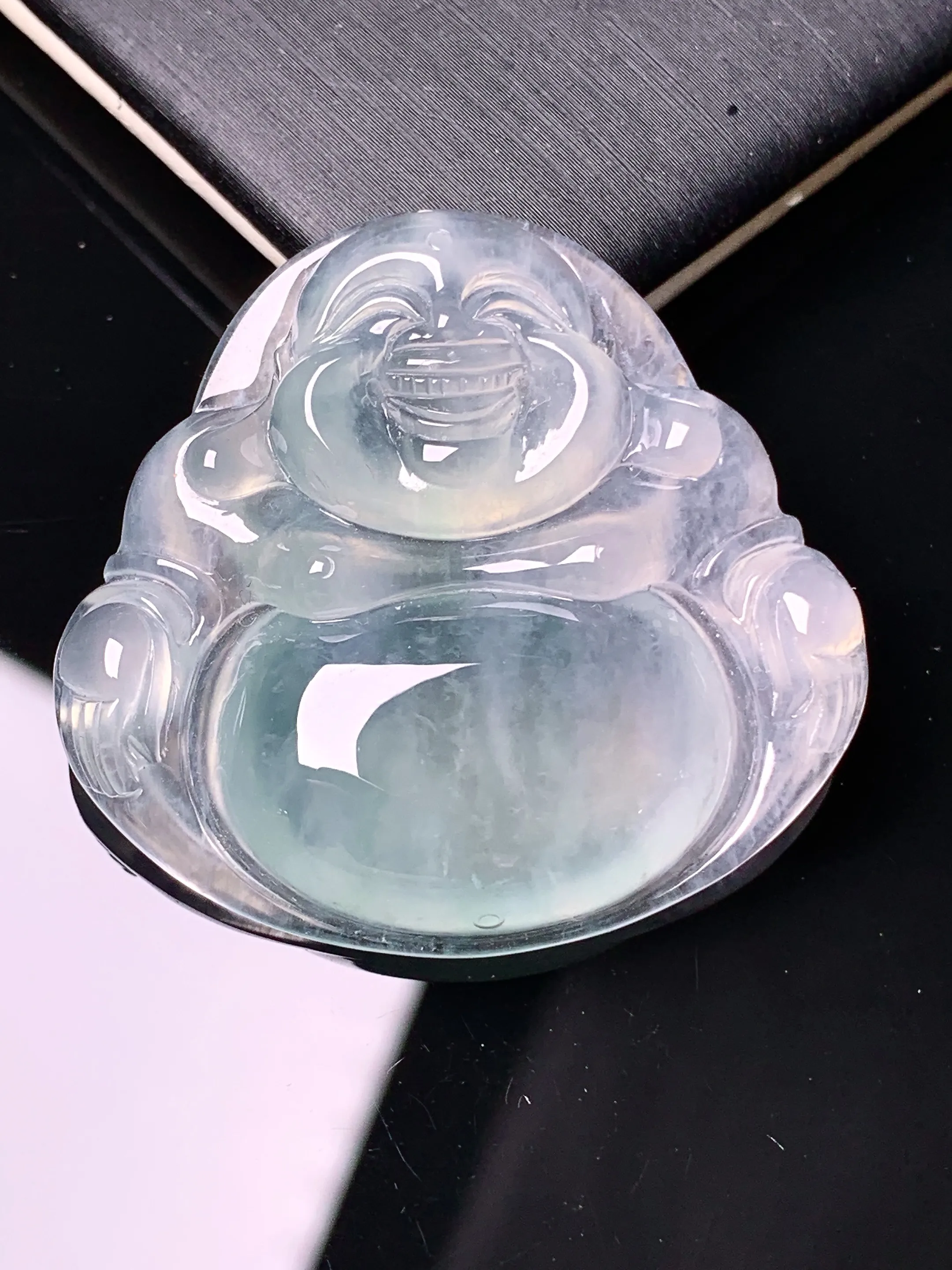 冰种佛公吊坠 玉质细腻 水润亮眼 色泽艳丽 整体尺寸34.7*36.8*6.7