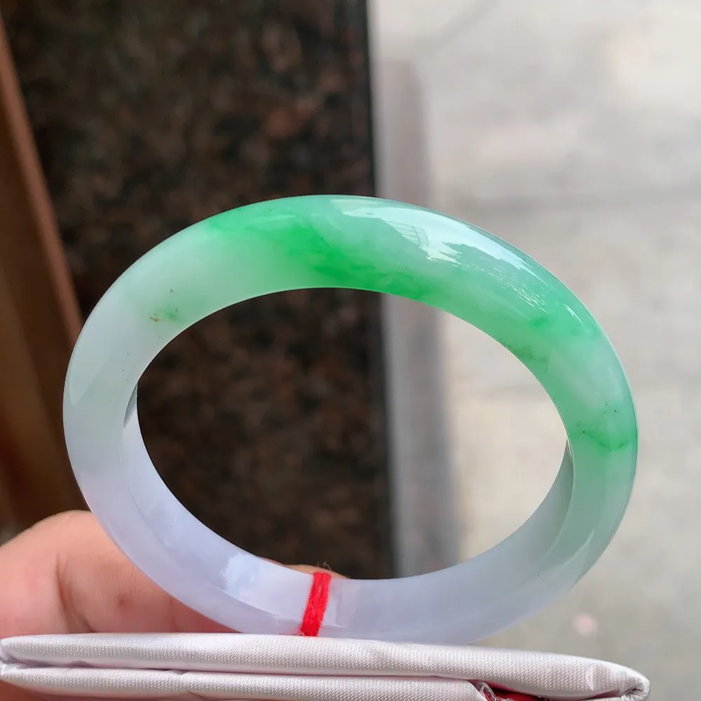 正圈冰糯春彩 无瑕 尺寸:52.1/9.4/7.7 超美