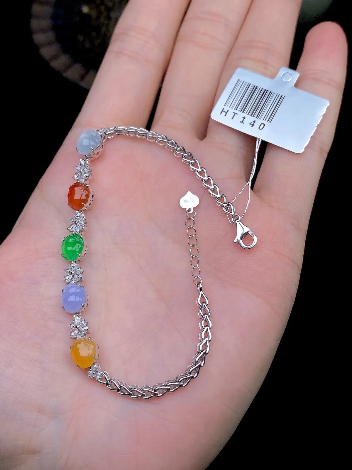 【冰种五彩金蟾镶嵌手链】颗颗冰透，饱满圆润，光泽闪耀，流行款，18K金钻搭配，裸石尺寸6.8*6.2*2.8毫米，总长180