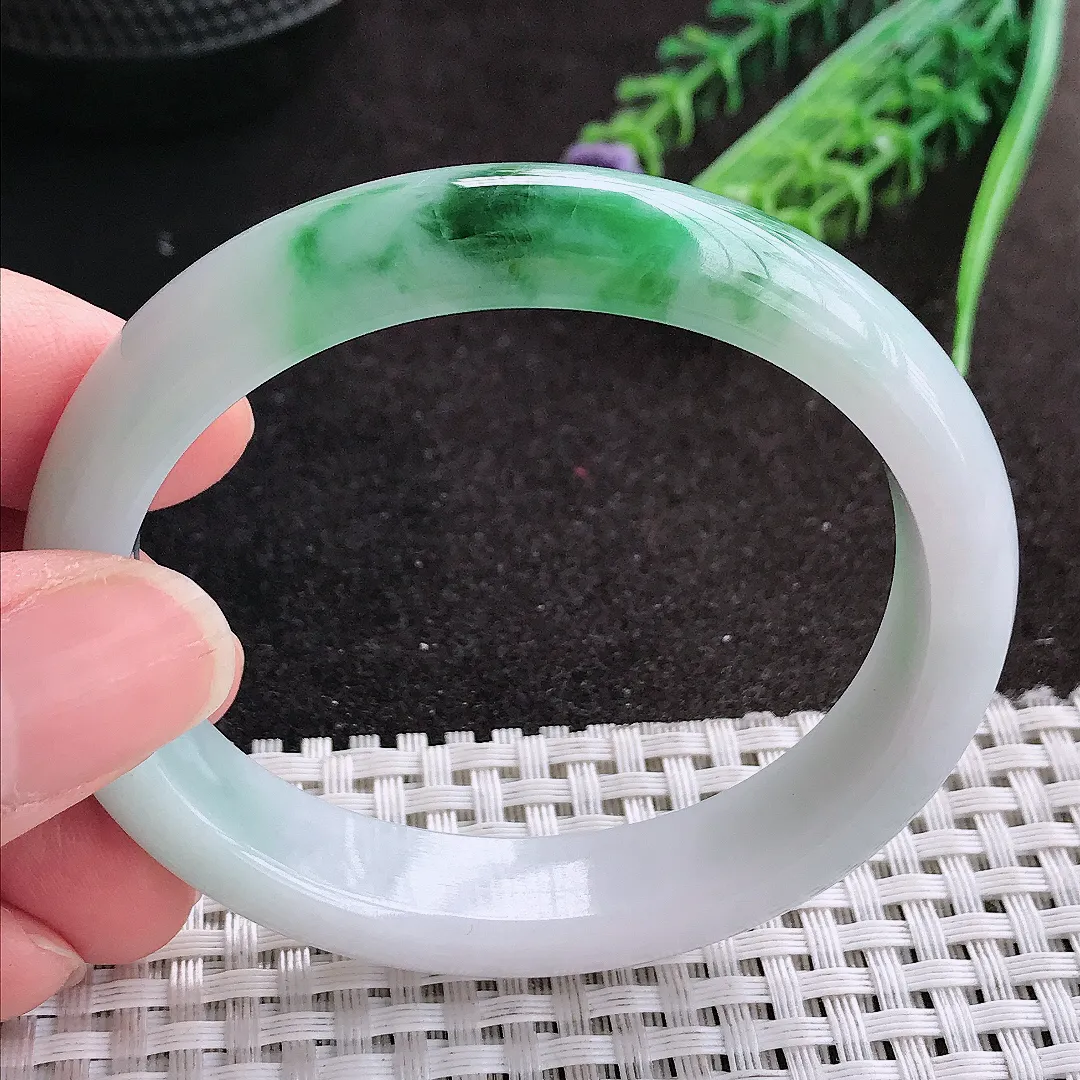 天然A货翡翠55/48/12.5/8老坑精美温润飘阳绿贵妃手镯宽边玉镯