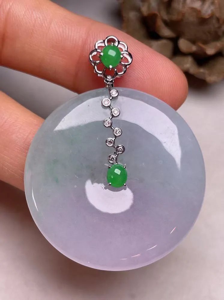 冰糯种飘绿平安扣吊坠、真金真钻镶嵌，种水好，玉质细腻 .裸石尺寸 35.0