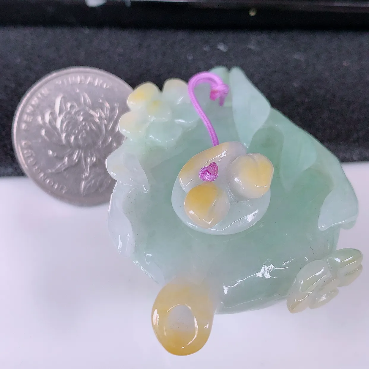 自然光实拍，冰润黄翡双彩翡翠茶壶，种老水足，雕工精湛 ，寓意美好，佩戴时尚出众！#26.13