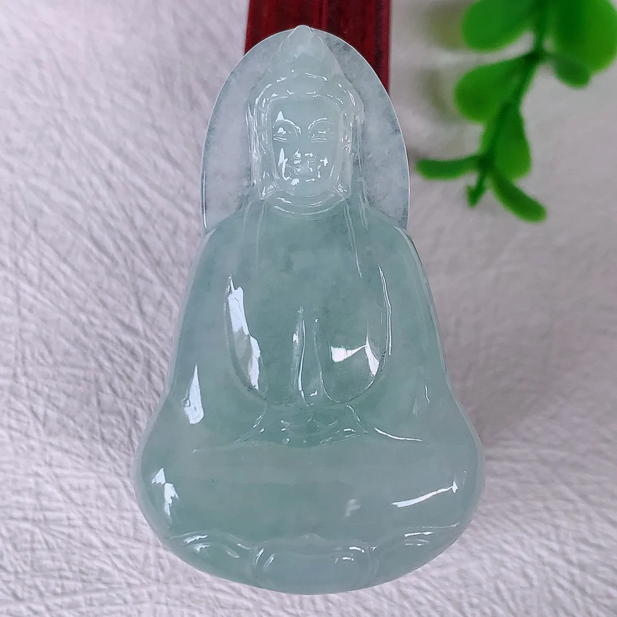 自然光实拍，冰种翡翠观音菩萨吊坠，净瓶观音，冰透亮泽，美观亮丽，观音面相端庄#46.13