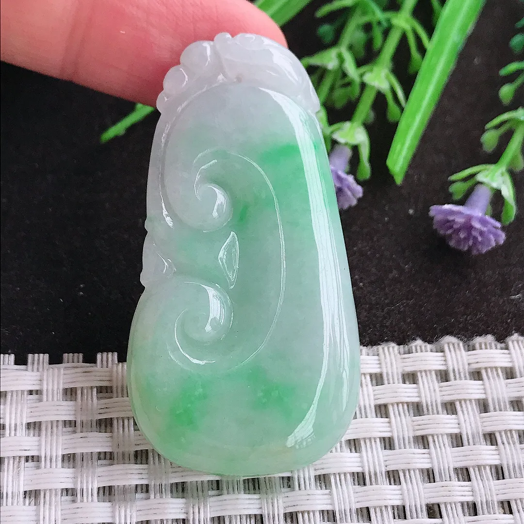 天然A货翡翠50.5/27.2/6老坑秀气温润飘绿如意吊坠翡翠玉如意挂件
