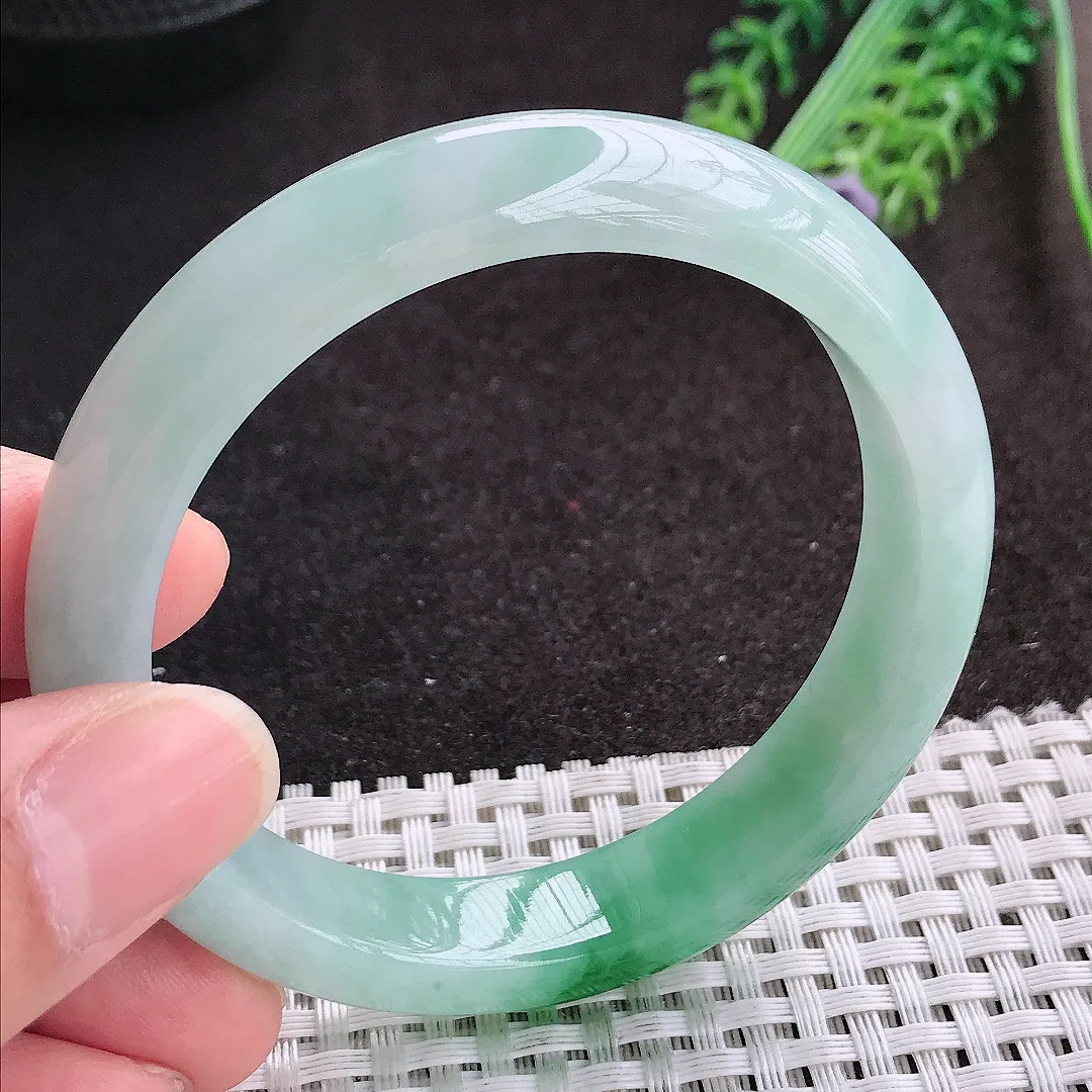 天然A货翡翠55.5/11.8/8老坑冰润水灵飘阳绿手镯宽边玉镯