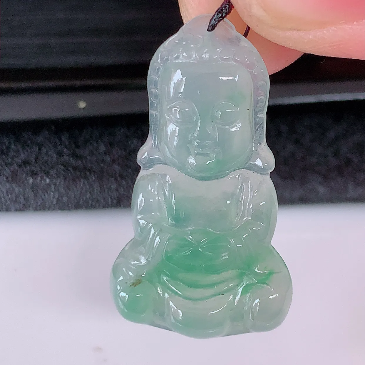自然光实拍，冰种飘花翡翠保平安宝宝佛吊坠，一生平安，玉质莹润，佩戴佳品，#46.13