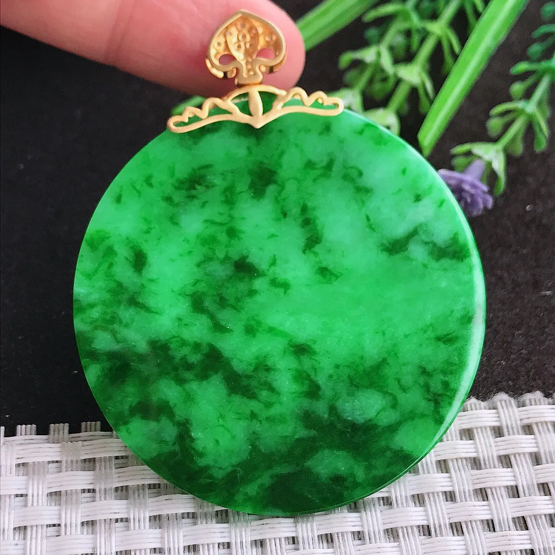 天然A货翡翠52.8/2.1老坑18k金镶嵌精美满绿辣阳绿无事牌吊坠翡翠挂件