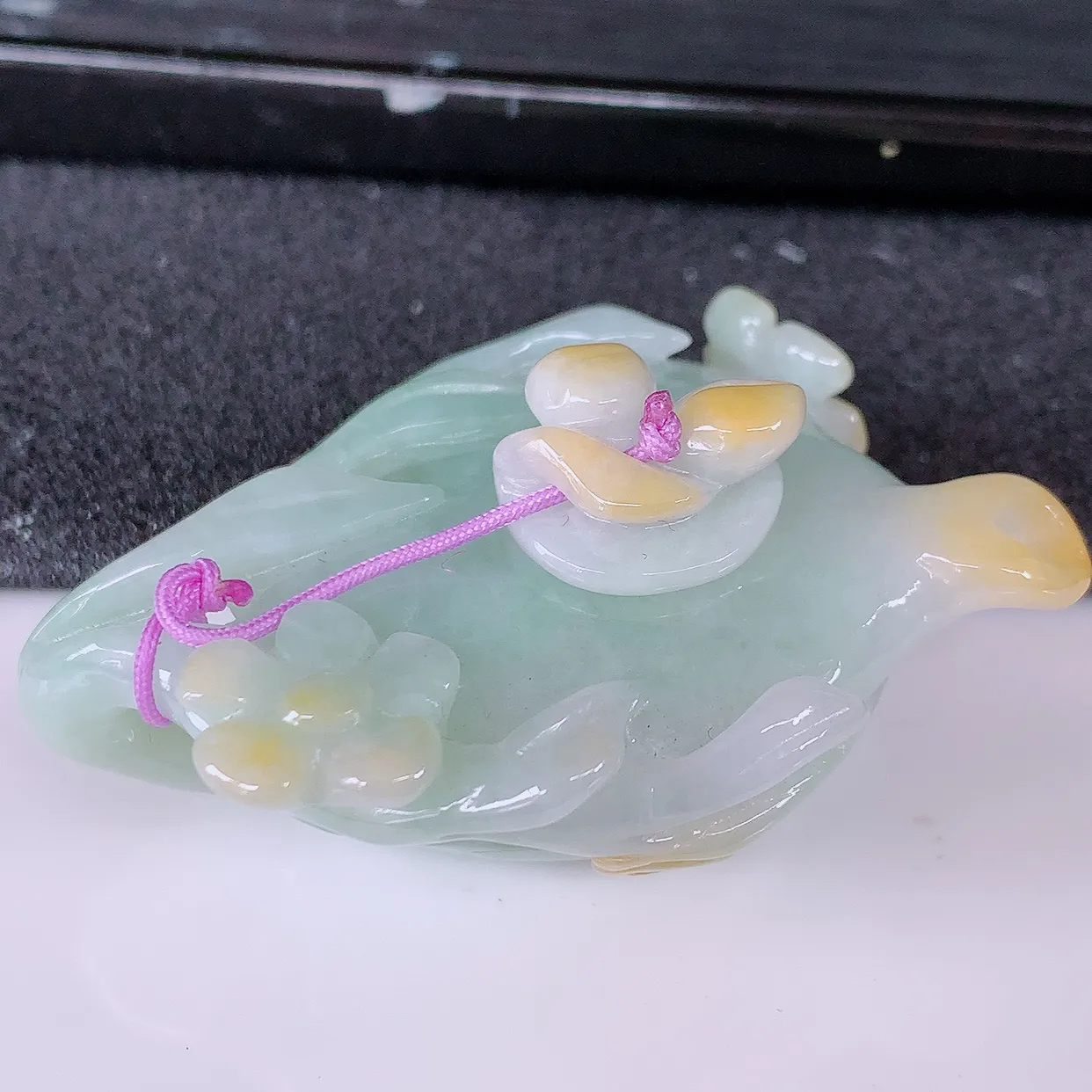 自然光实拍，冰润黄翡双彩翡翠茶壶，种老水足，雕工精湛 ，寓意美好，佩戴时尚出众！#26.13