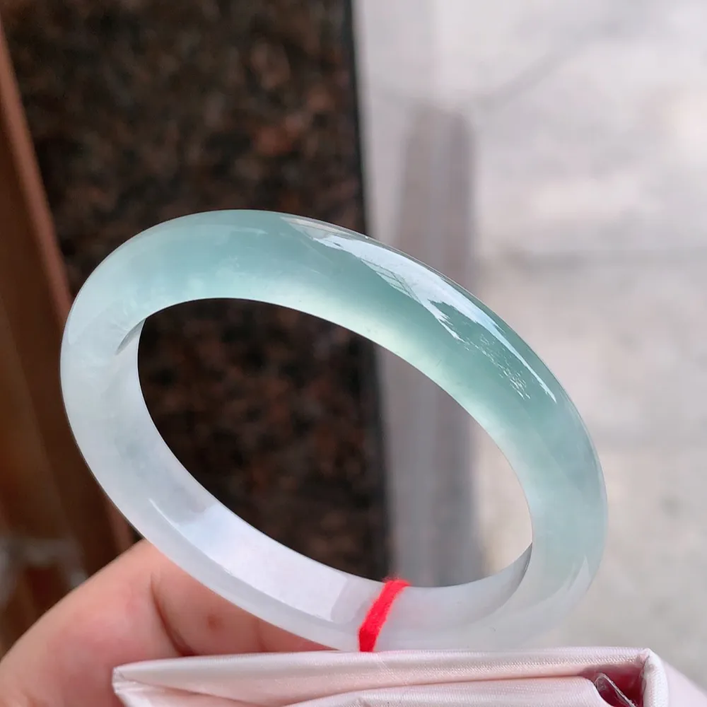 贵妃冰玻蓝水 无瑕 尺寸:53.5/41.1/9.1/7.4 种色俱佳