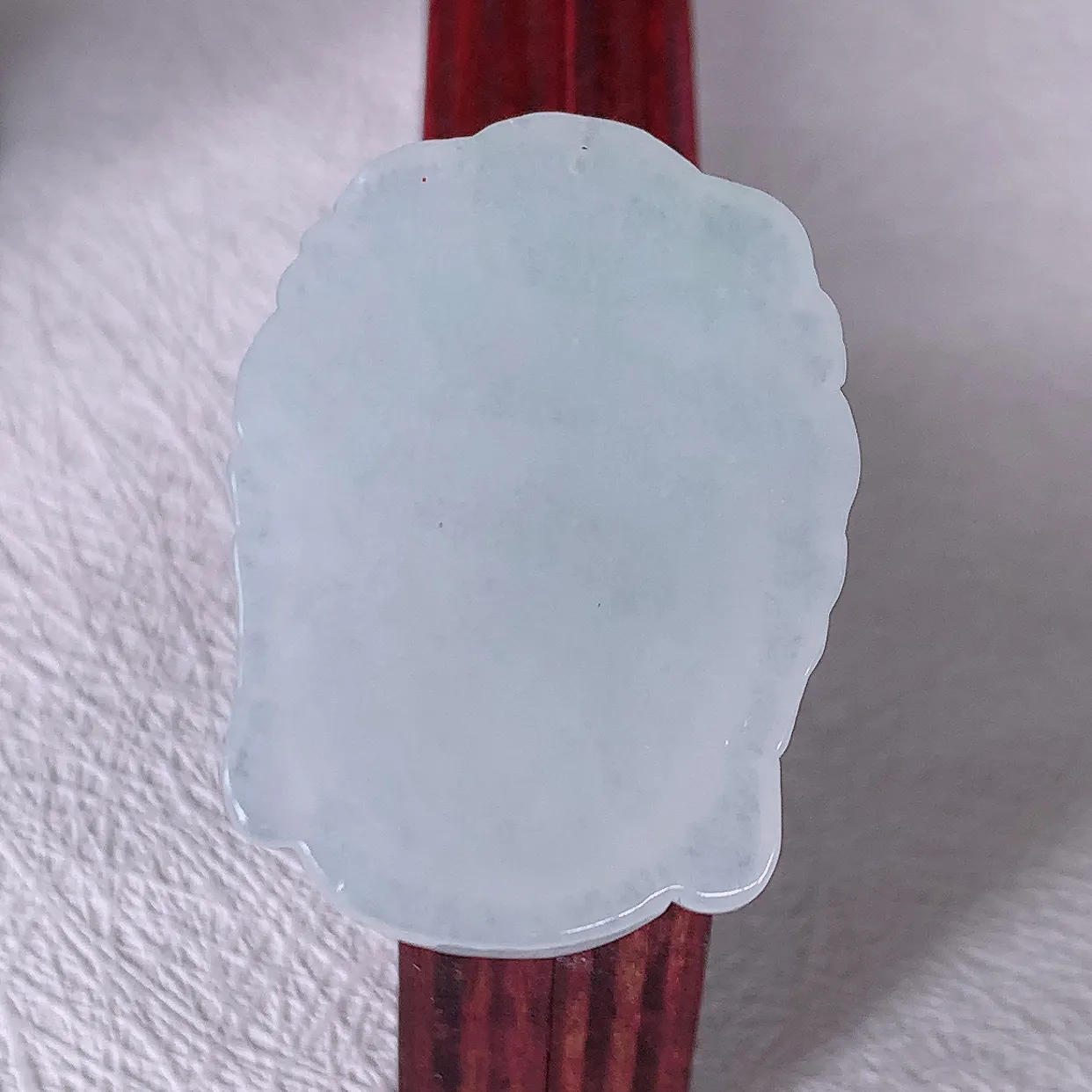 自然光实拍，冰胶翡翠观音头吊坠，冰透亮泽，美观亮丽，观音面相端庄#85.13