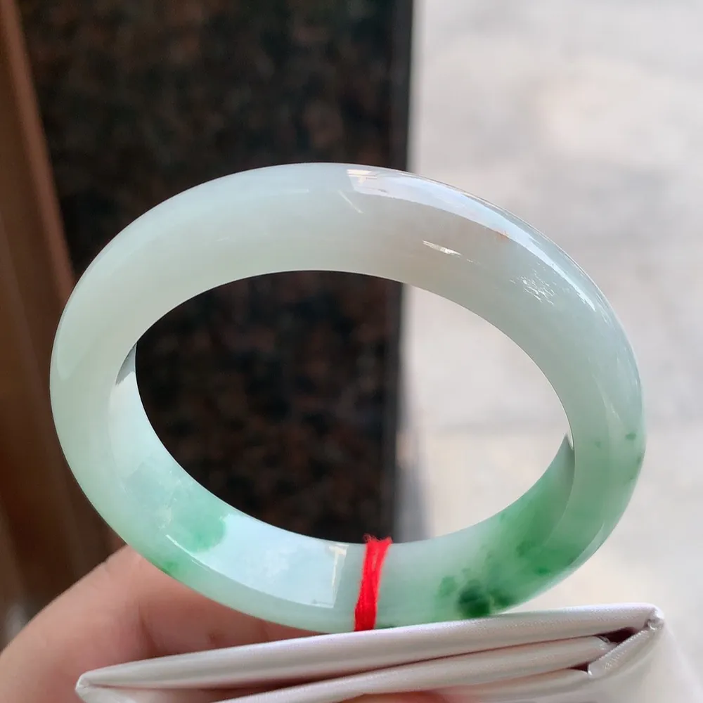 正圈冰飘花 无瑕 尺寸:52.7/10/8.2 花美