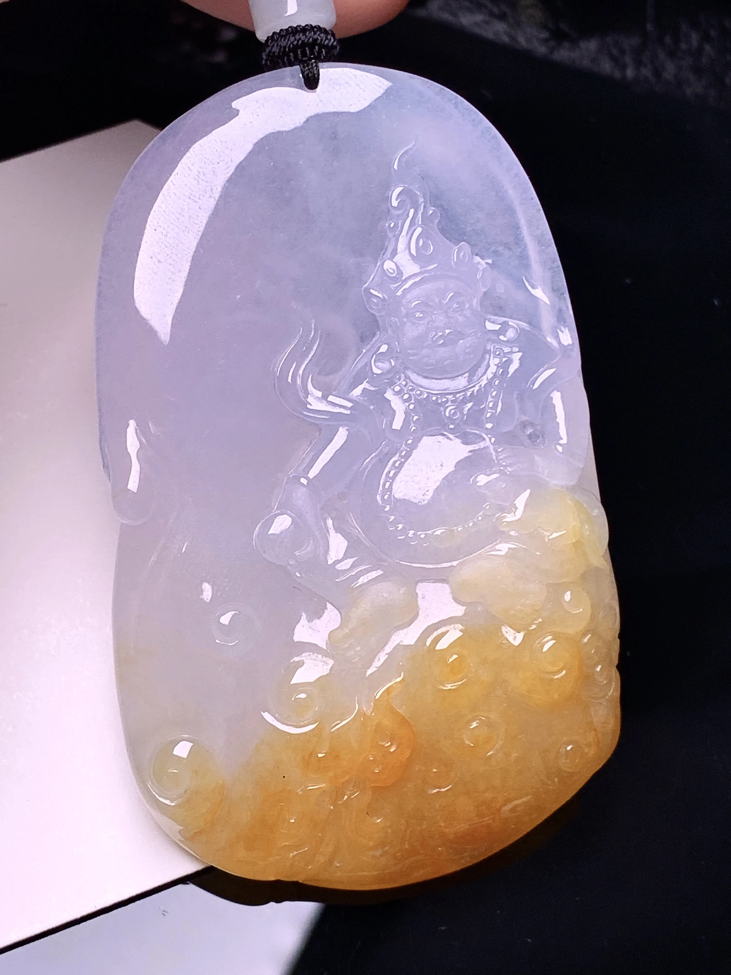 飘黄翡黄财神吊坠 玉质细腻 水润亮眼 色泽艳丽 整体尺寸64.2*39.5*8.6