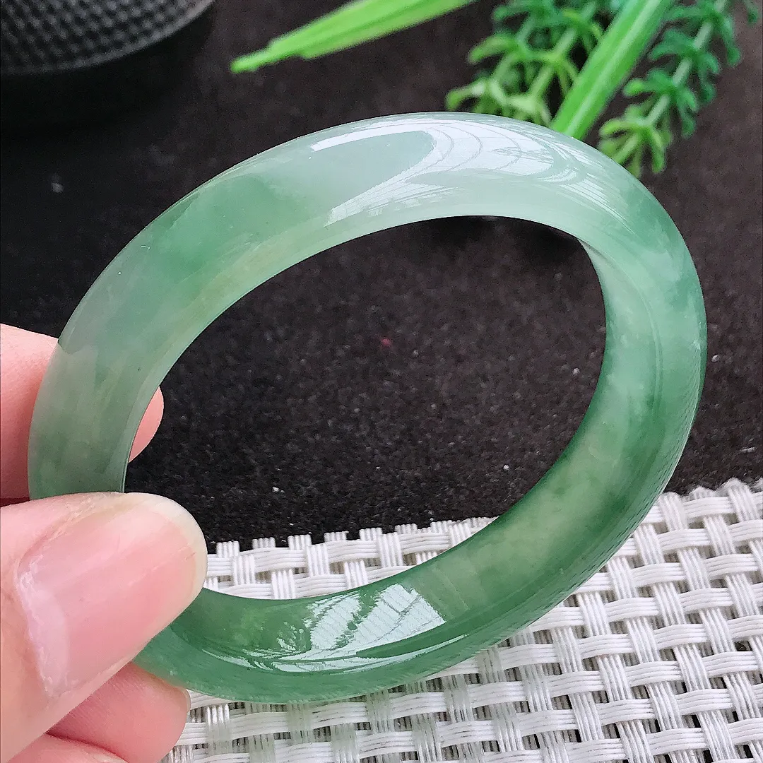 天然A货翡翠老坑冰种果冻胶冰晴绿贵妃手镯宽边玉镯手环