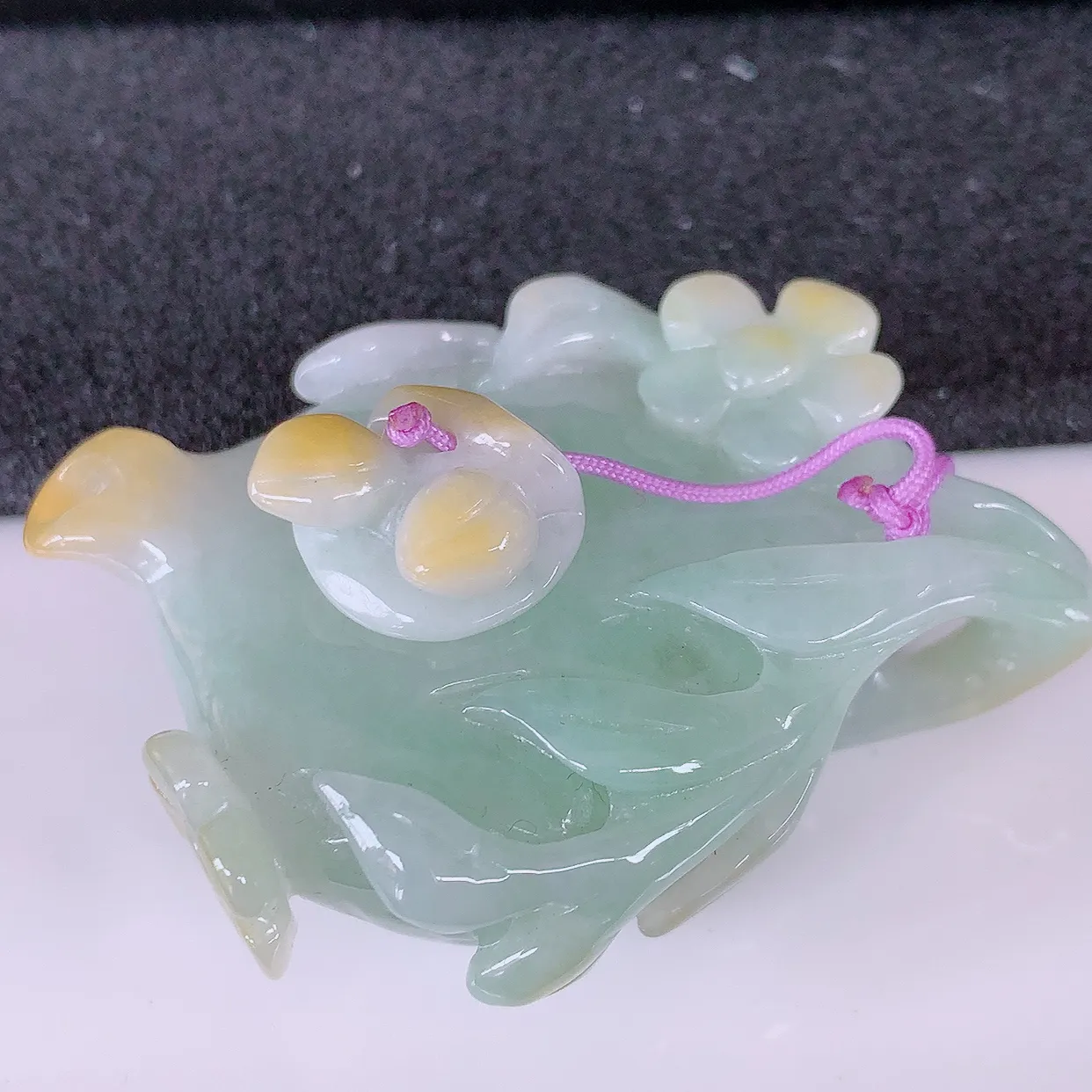 自然光实拍，冰润黄翡双彩翡翠茶壶，种老水足，雕工精湛 ，寓意美好，佩戴时尚出众！#26.13