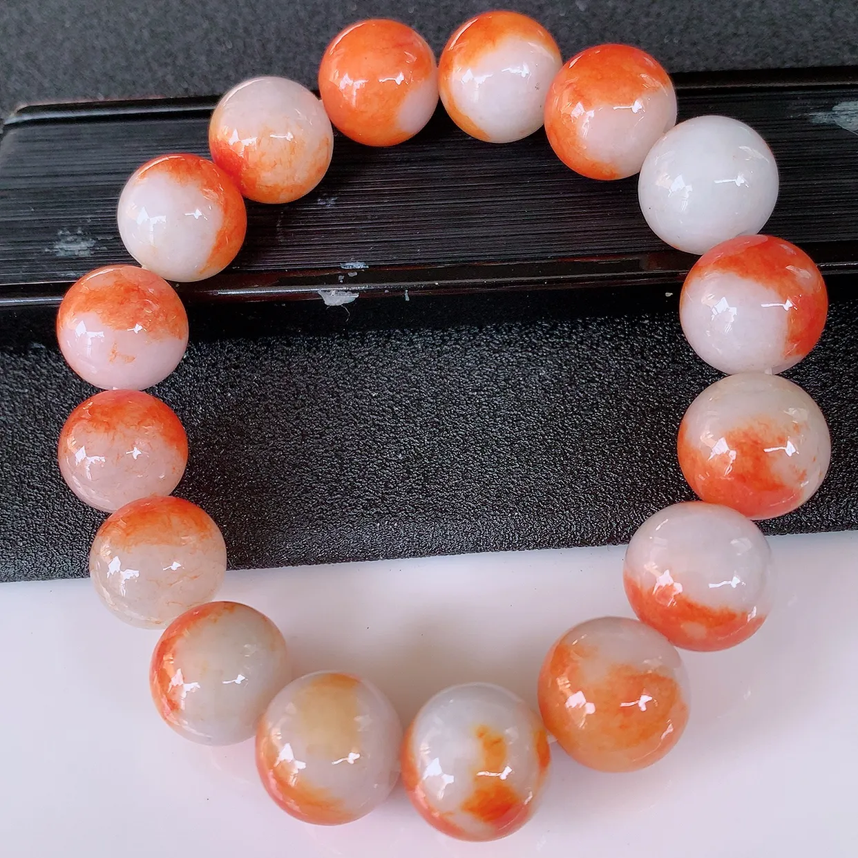 自然光实拍，冰润黄翡双彩翡翠手串手链，种老水足，冰清玉润  颜色漂亮  #46.13取一尺寸13