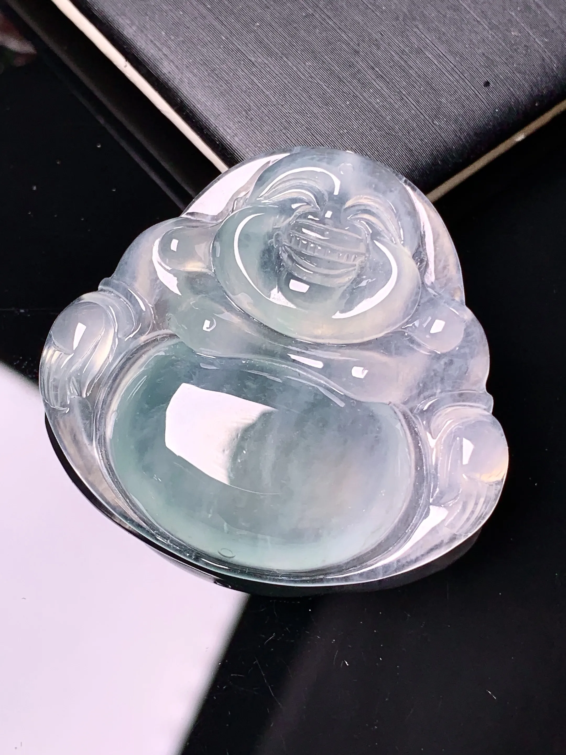 冰种佛公吊坠 玉质细腻 水润亮眼 色泽艳丽 整体尺寸34.7*36.8*6.7