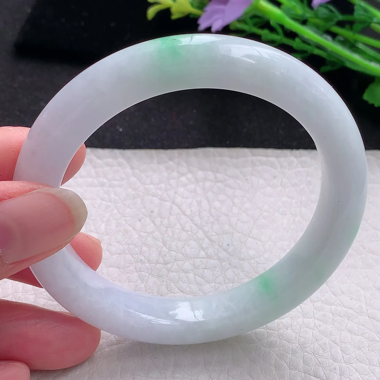 yh自然光58*10.6*9.5平安镯 翡翠a货玉手镯白底青宽边珠宝玉手环