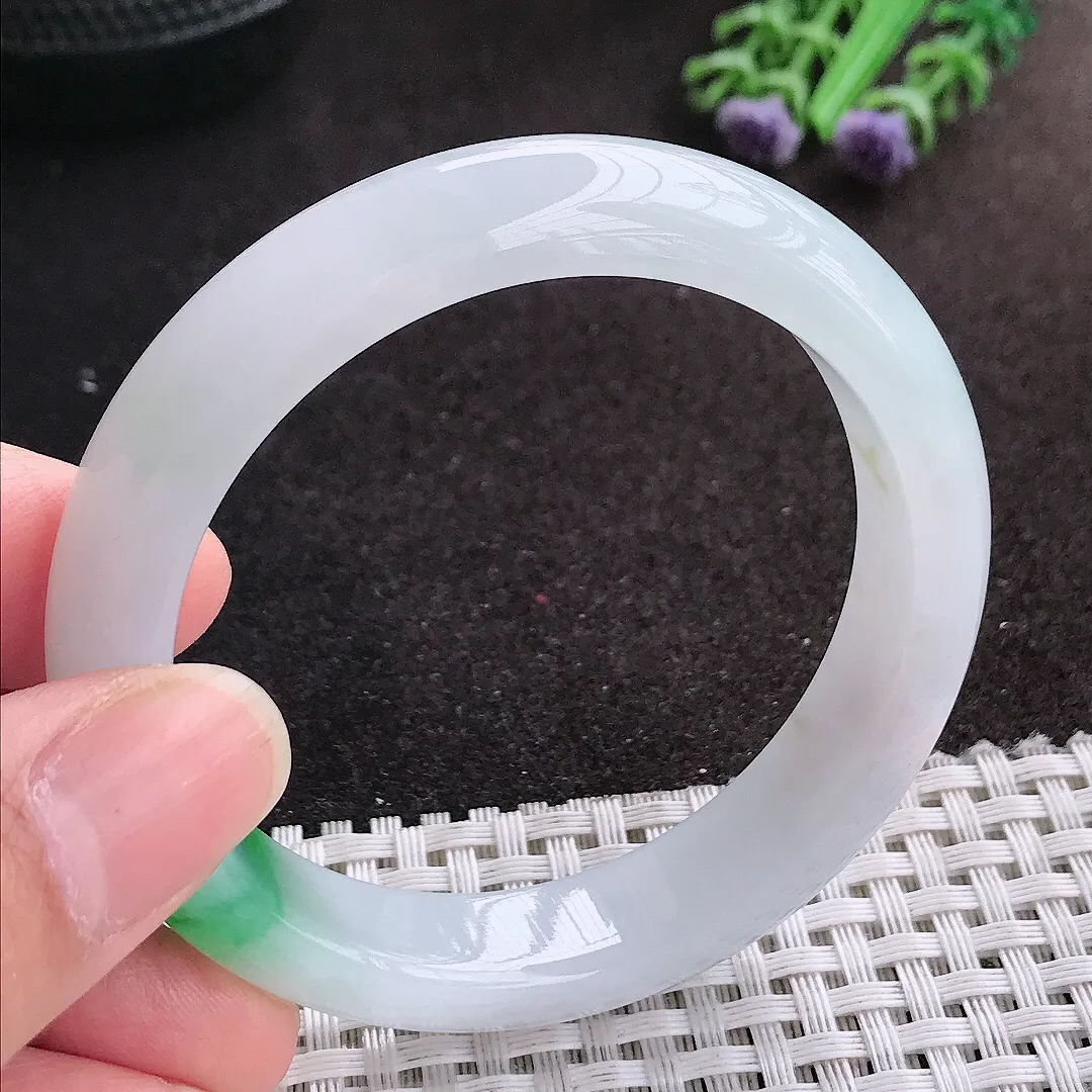 天然A货翡翠52.5.12/7.8老坑冰润起胶白底青飘阳绿手镯宽边玉镯