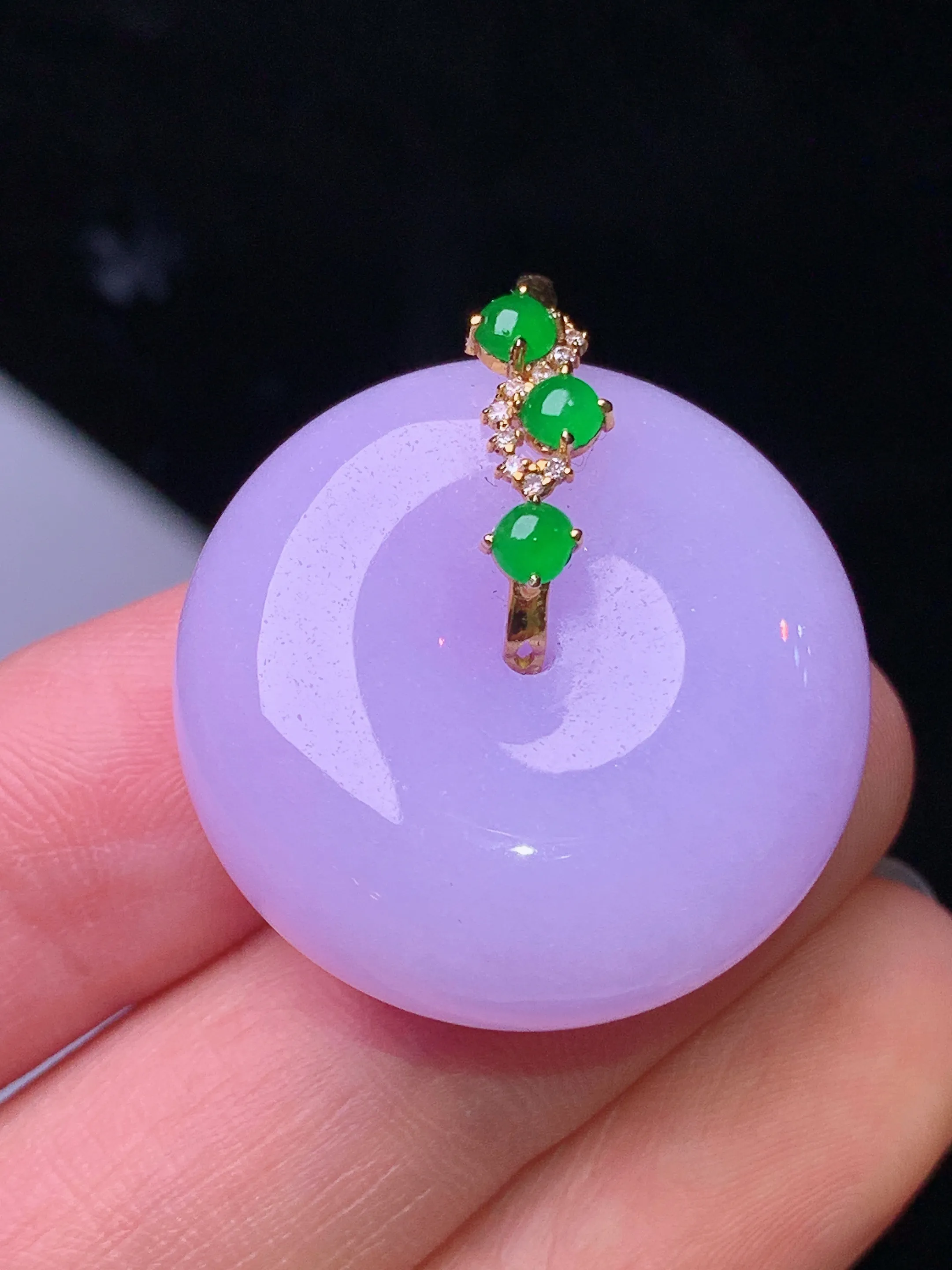 18k金钻镶嵌紫罗兰平安扣吊坠 玉质细腻 水润亮眼 色泽艳丽 整体尺寸29.5*26*10.8