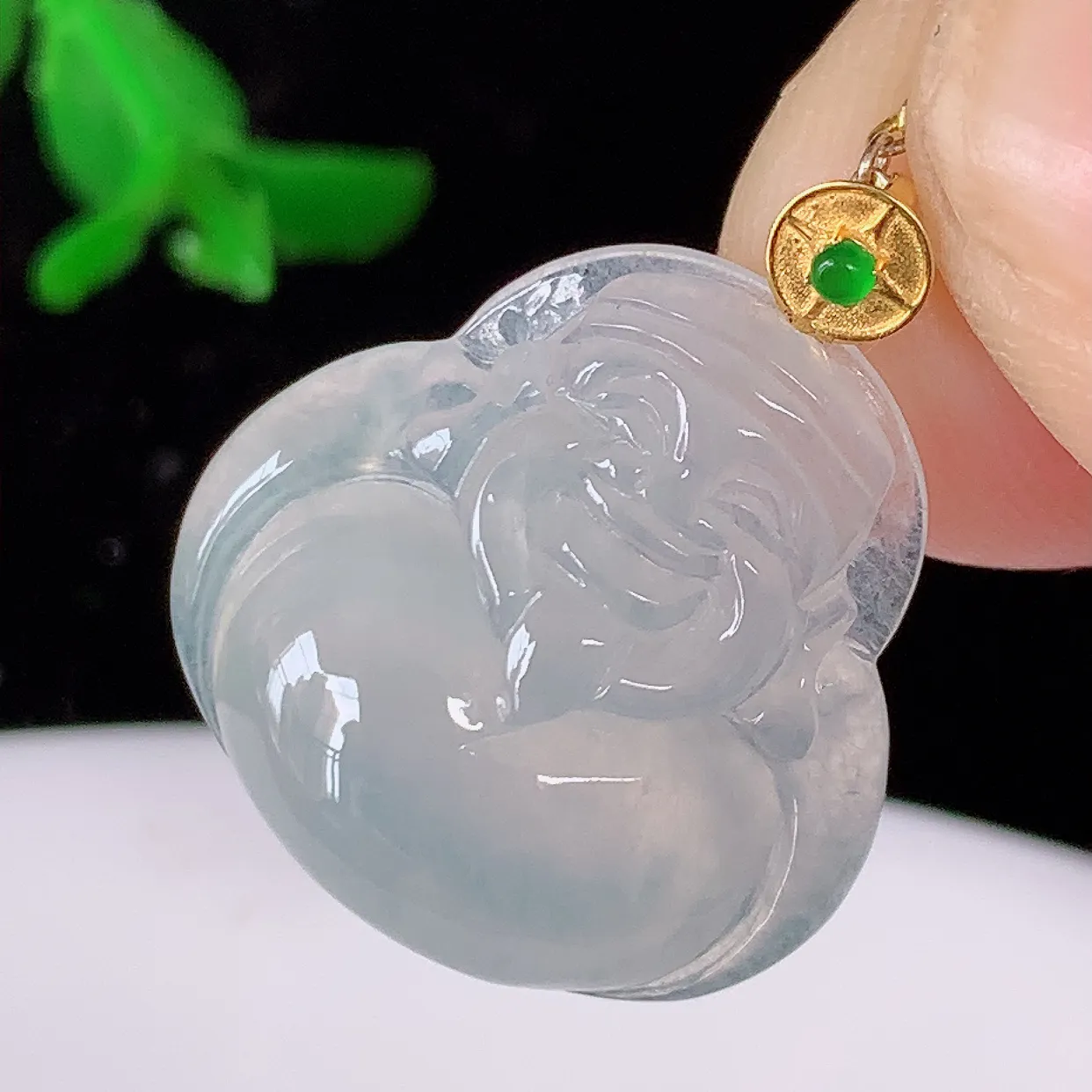 18k金镶嵌冰种翡翠财神爷吊坠，沁人心脾，精致典雅的设计，为佩戴者，增添色彩，送礼自留都是佳品选择！#1.13整体22.5裸石19*18.5*5.6