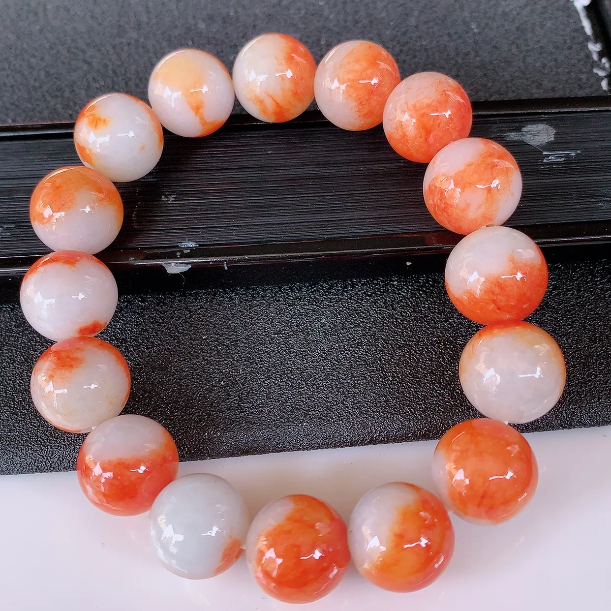 自然光实拍，冰润黄翡双彩翡翠手串手链，种老水足，冰清玉润  颜色漂亮  #46.13取一尺寸13