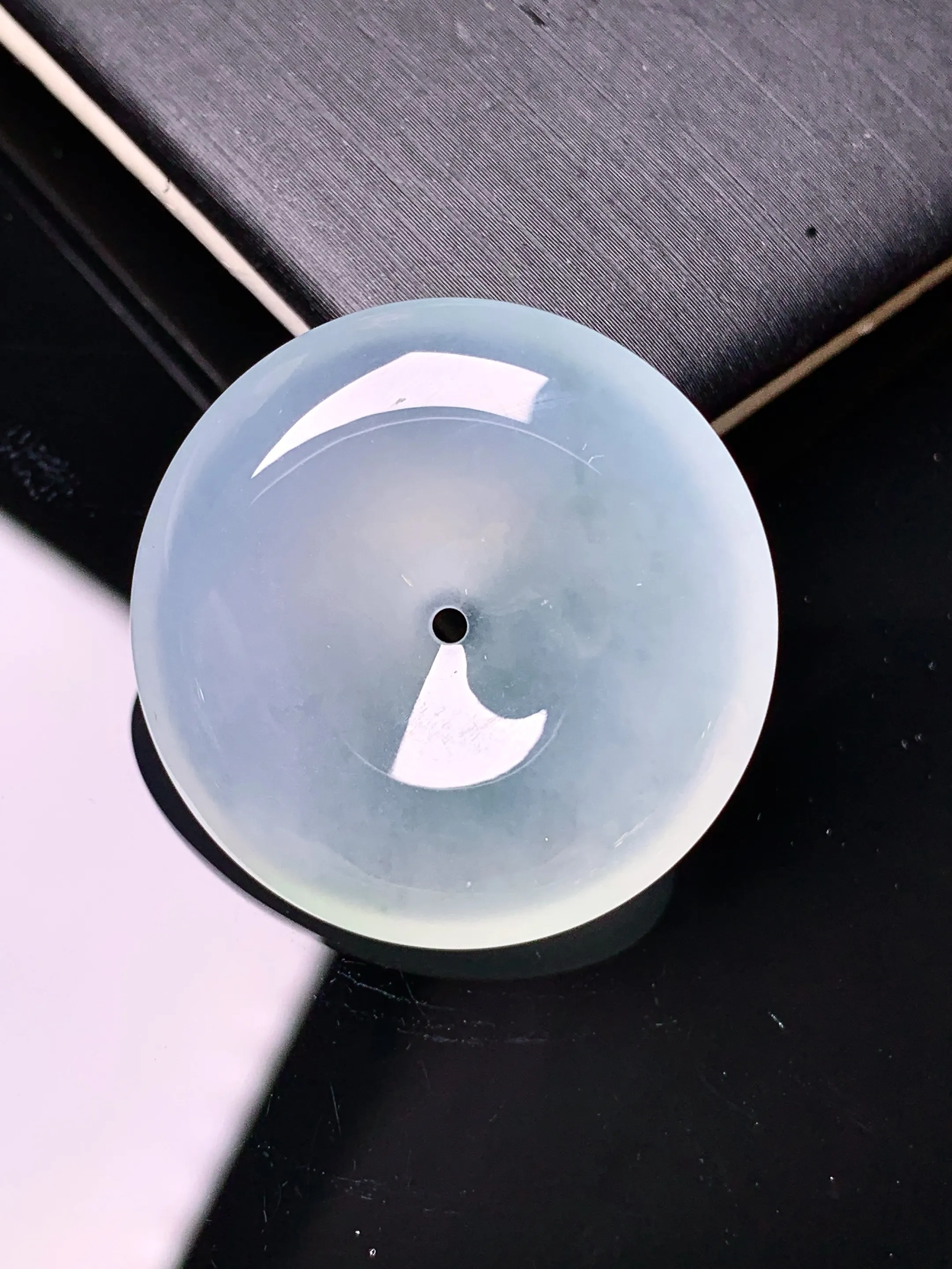 冰种平安扣吊坠 玉质细腻 水润亮眼 色泽艳丽 整体尺寸25*5.8