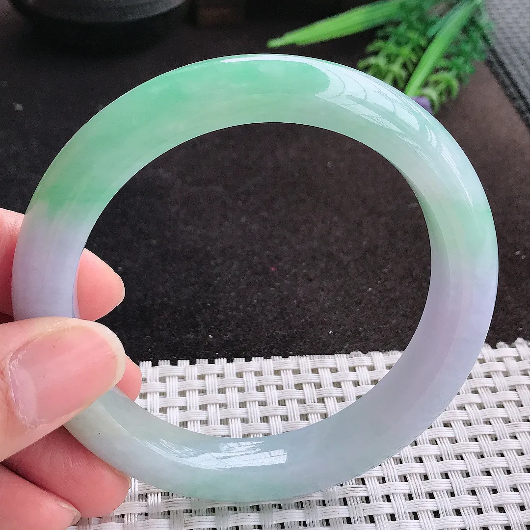 天然A货翡翠61.5/12.4/10.3老坑冰润大圈口春带彩手镯宽边玉镯