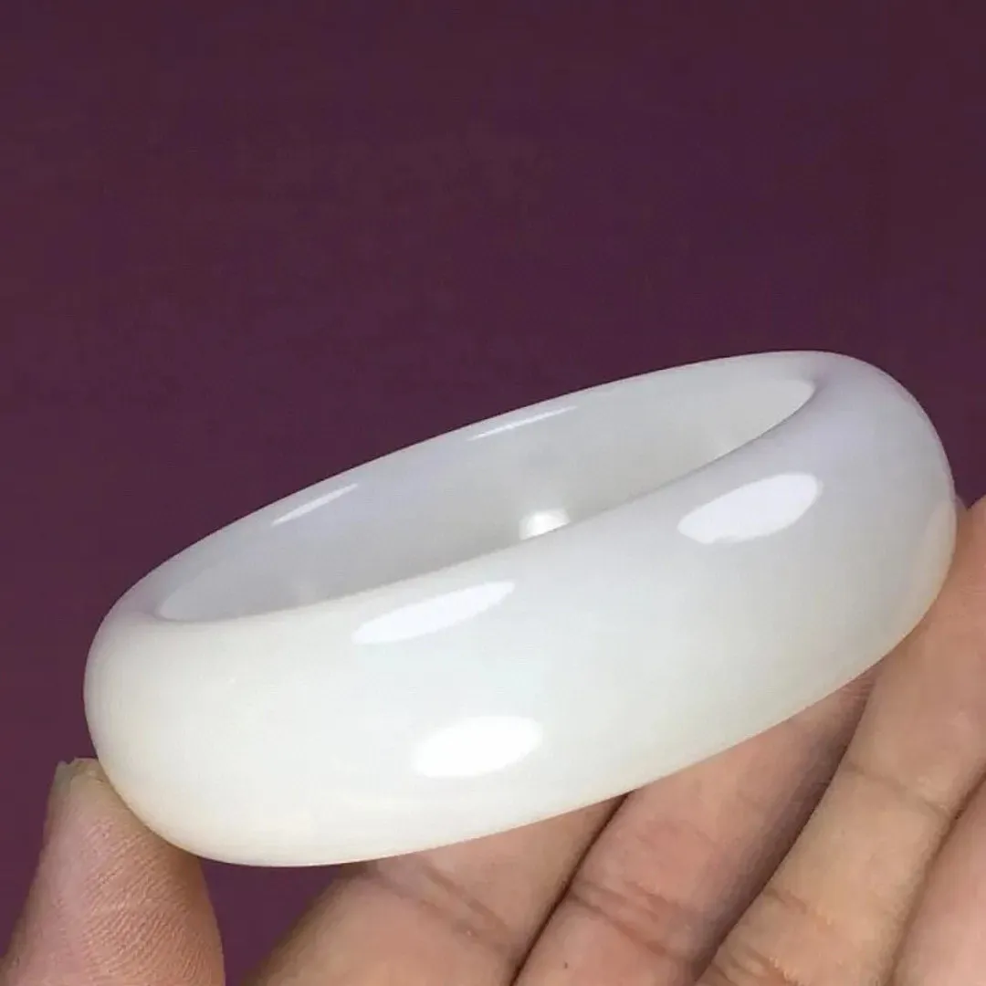 超大宽版，和田玉57.2圈口羊脂白玉大宽版手镯，圈口57.2宽24.6无裂无杂，玉质细腻油润 ，底色纯净 ，脂粉好，品质好