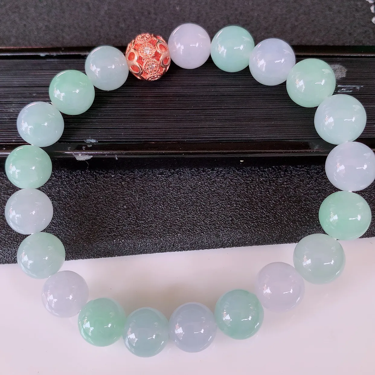 自然光实拍，冰多彩翡翠手串，颜色丰富，料子细腻，高档大气，自戴送礼佳品！#46.13取一尺寸9.6m