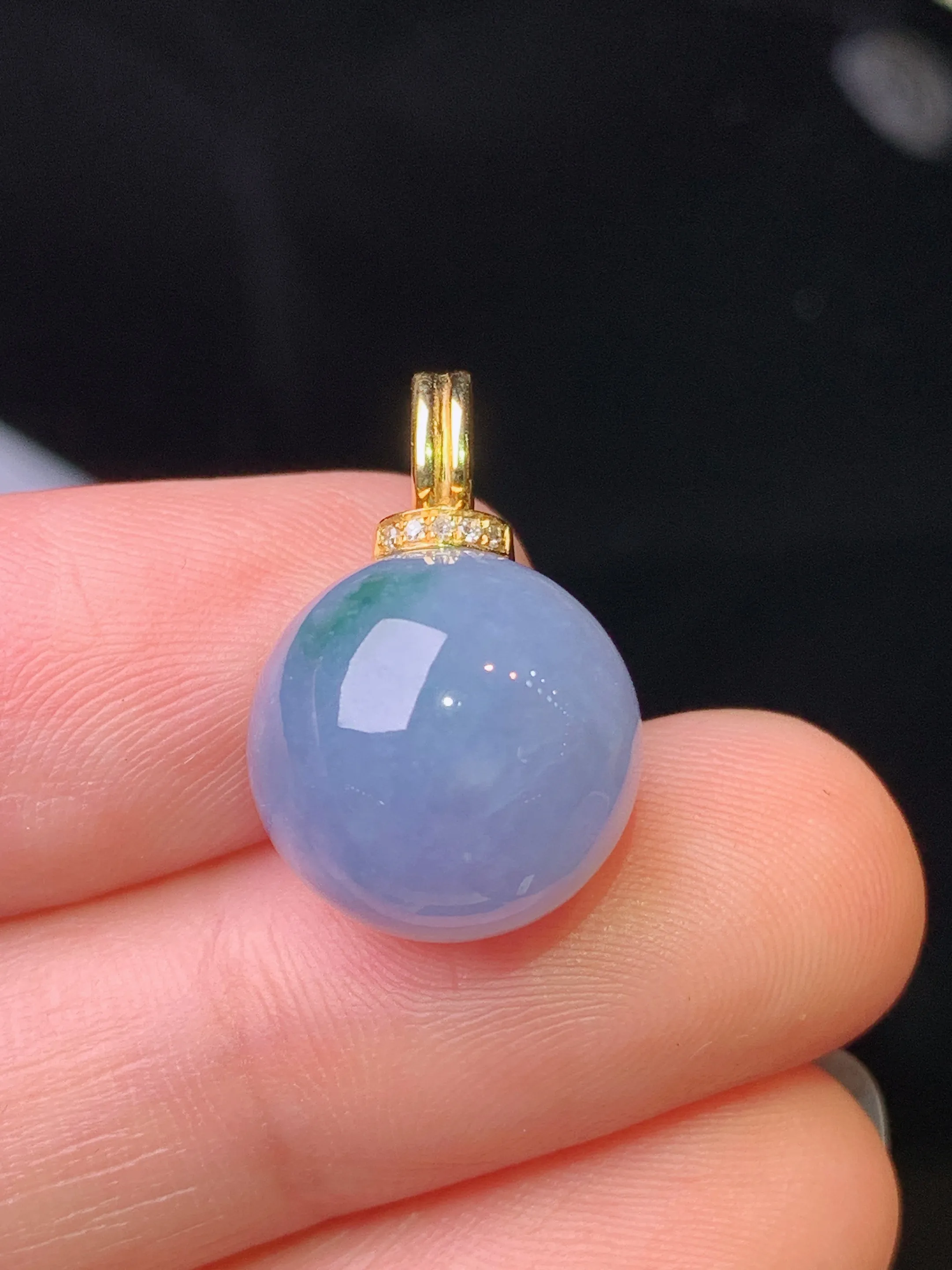 18k金钻镶嵌紫罗兰圆珠吊坠 玉质细腻 水润亮眼 色泽艳丽 整体尺寸19.8*12.8