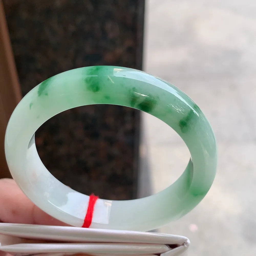 正圈冰飘花 无瑕 尺寸:52.7/10/8.2 花美