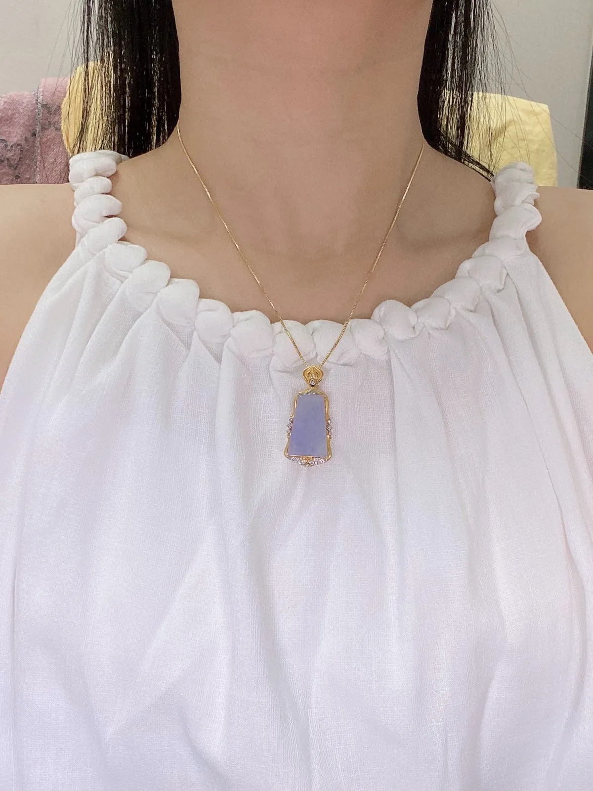 【冰种紫无事牌吊坠】质地细腻，光泽度不错，18k金钻镶嵌，裸石尺寸21.5*13.7*3毫米