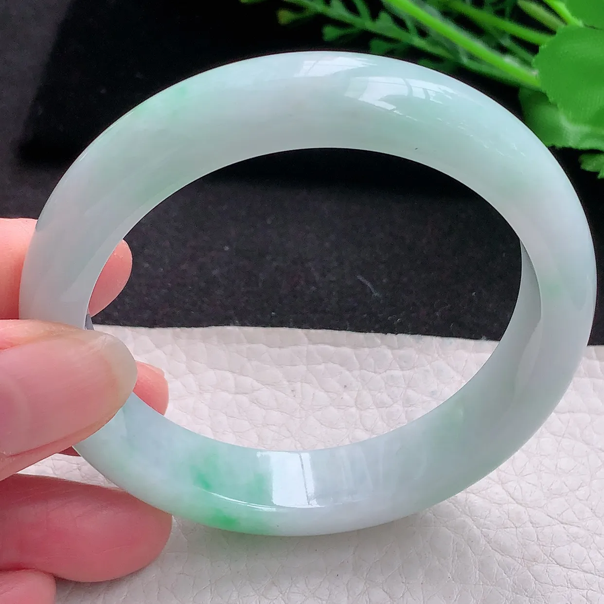 nr自然光57.5*13.2*8.3平安镯 翡翠a货玉手镯飘绿宽边珠宝玉手环