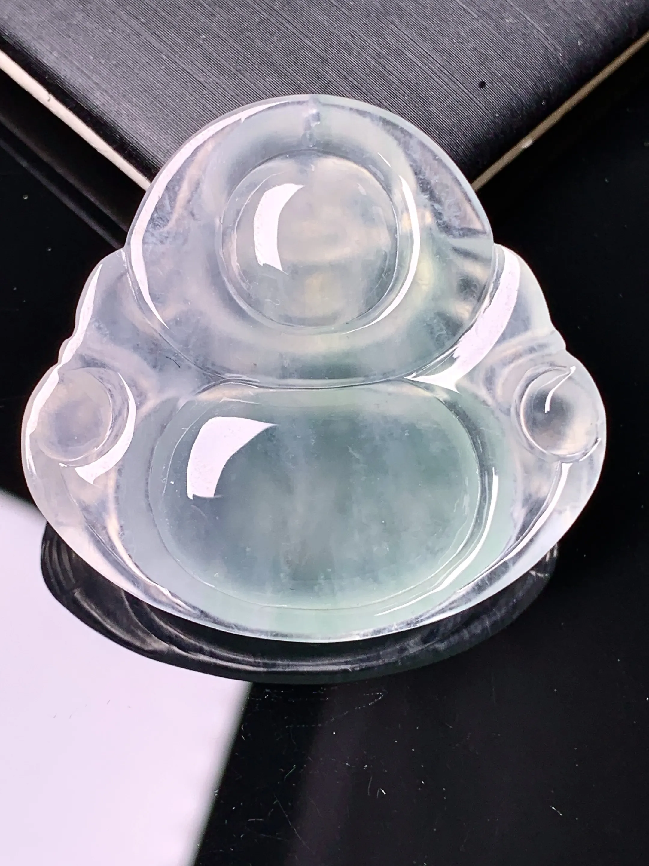 冰种佛公吊坠 玉质细腻 水润亮眼 色泽艳丽 整体尺寸34.7*36.8*6.7