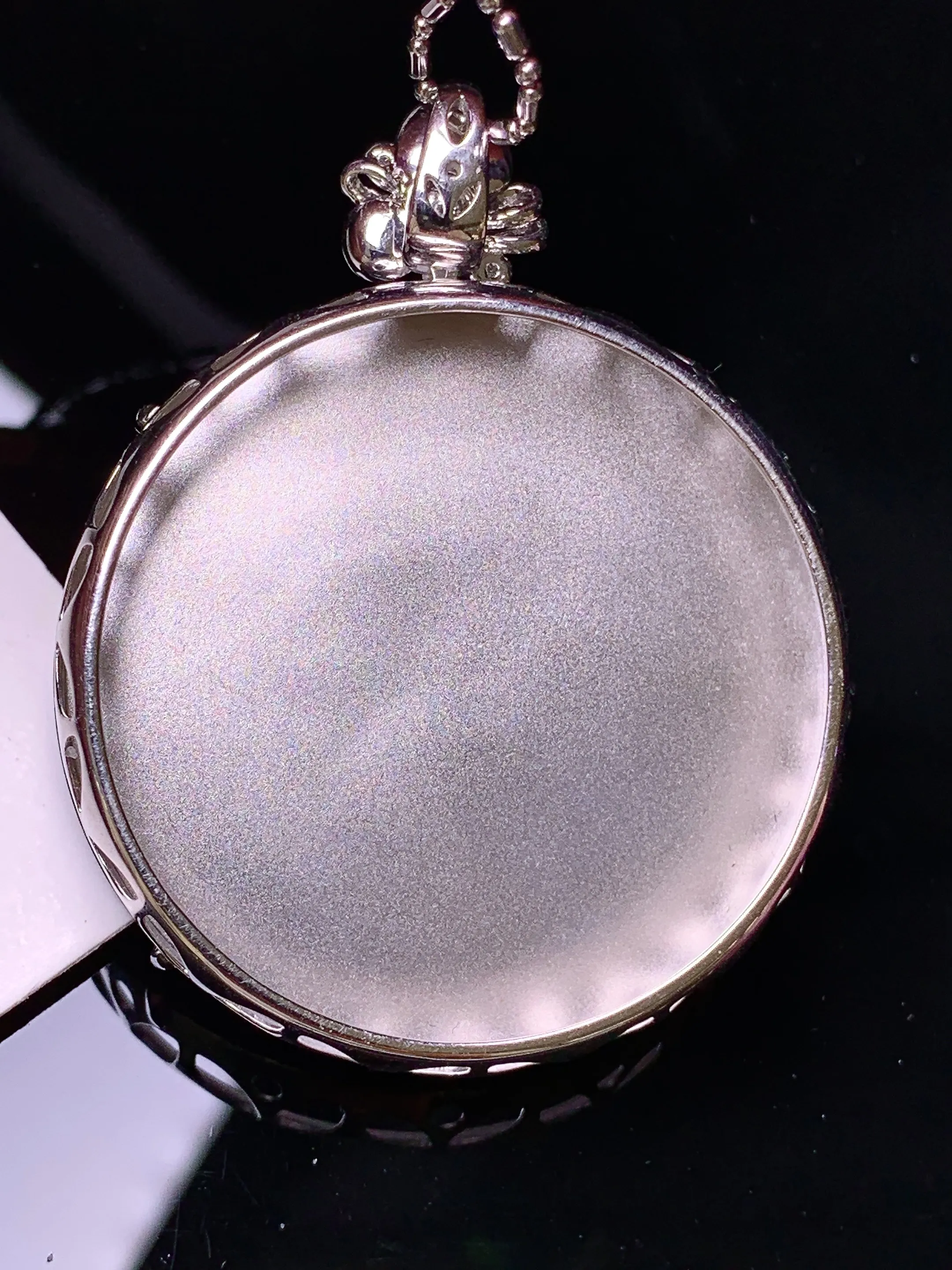 18k金钻镶嵌满绿圆牌吊坠 玉质细腻 水润亮眼 色泽艳丽 整体尺寸48*38.5*8.8