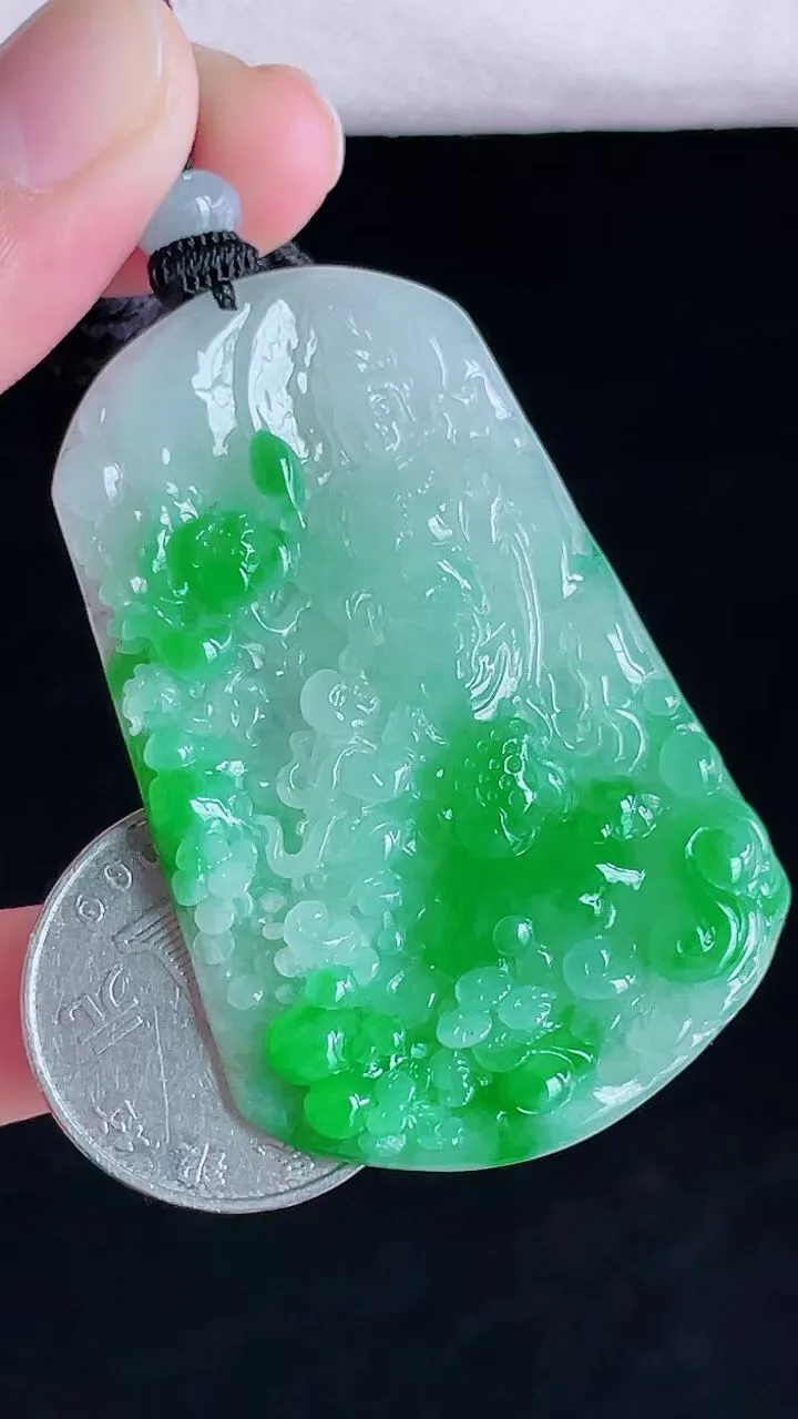 翡翠糯化种飘绿吊坠