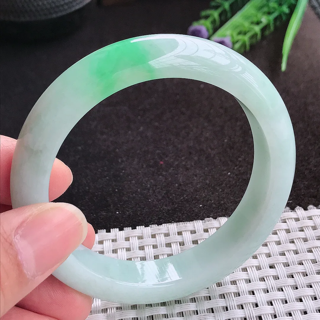 天然A货翡翠56.5/12.6/8.8老坑温润飘绿手镯宽边玉镯