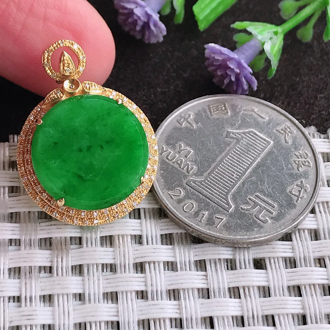 天然A货翡翠26/19.3/7.9老坑18k金镶嵌精美满绿辣绿无事牌吊坠翡翠挂件