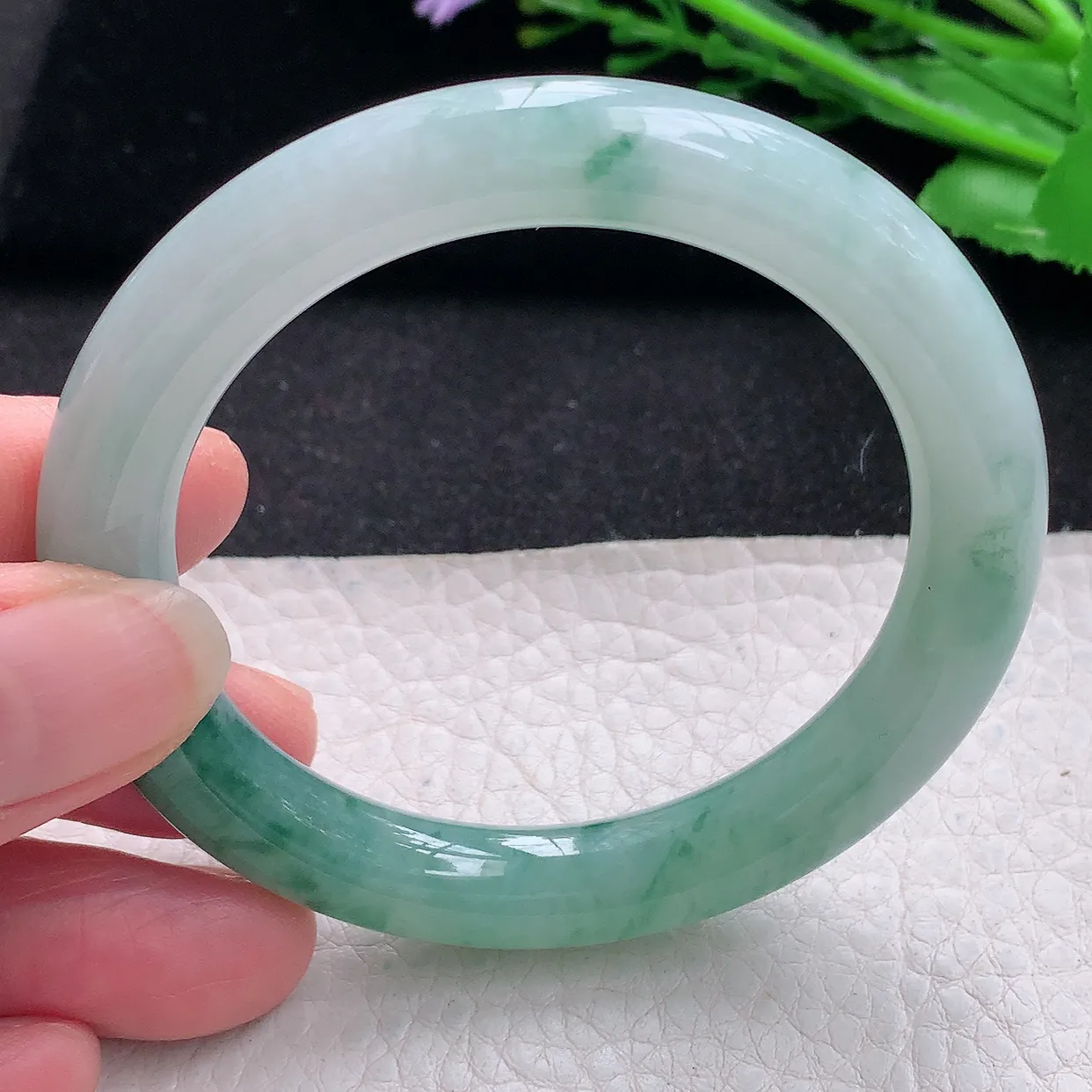 n小圈口52.5*9*9.2美人镯 翡翠a货玉手镯冰飘花圆条珠宝玉手环