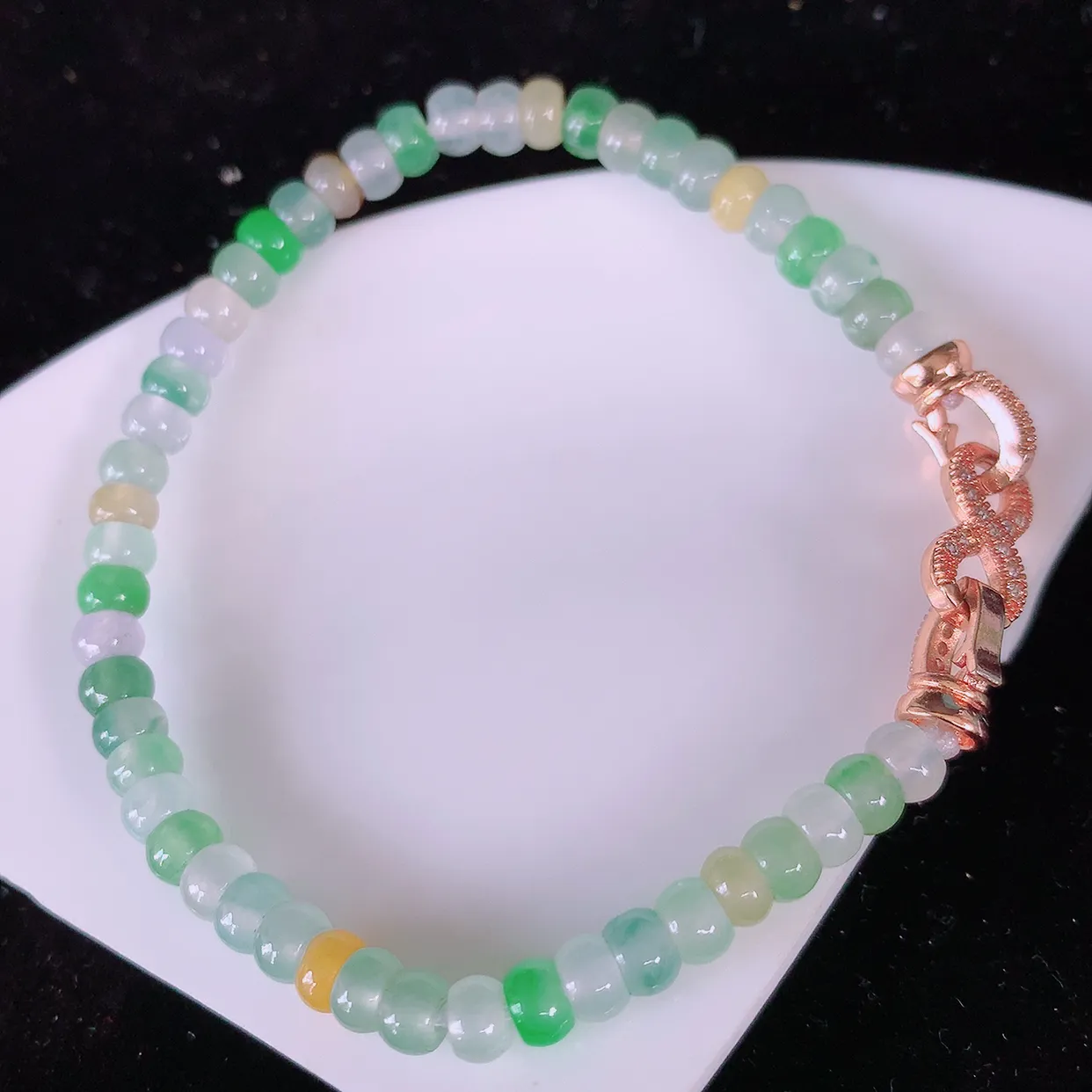 自然光实拍，冰种多宝翡翠手链，多彩翡翠手串，颜色丰富，料子细腻，高档大气，自戴送礼佳品！#60.13取一尺寸4.5mm