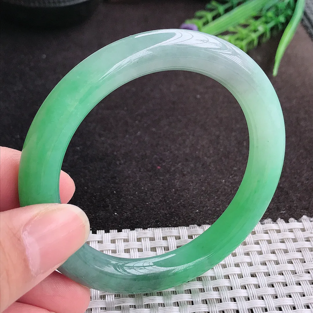天然A货翡翠56/9.4/10老坑冰胶水灵甜绿满绿圆条手镯玉镯