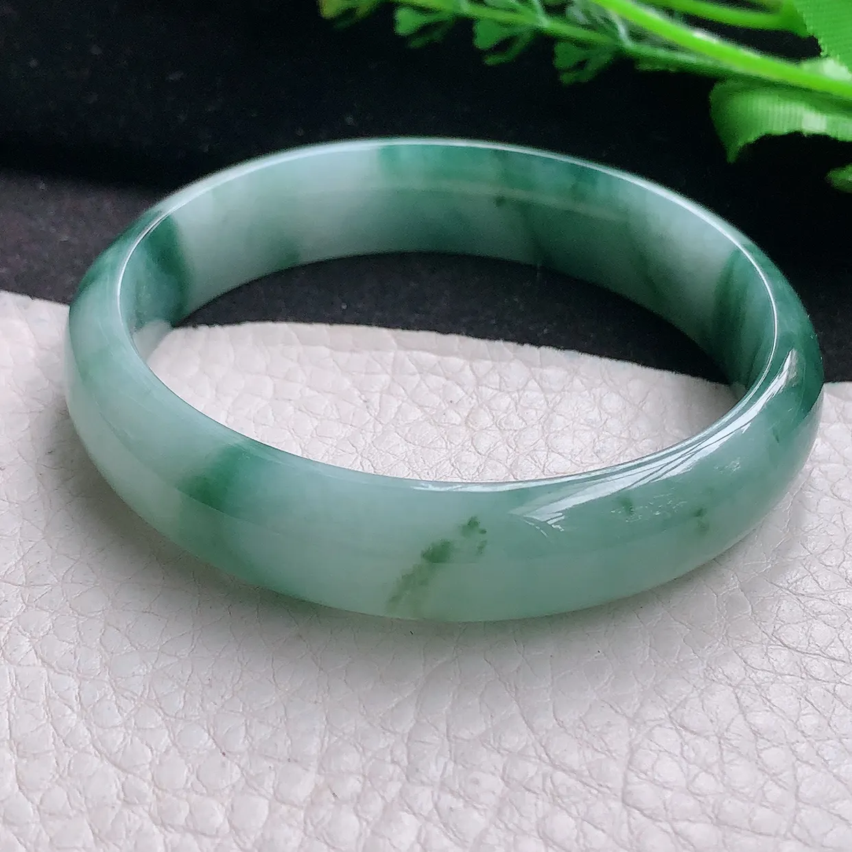 nr自然光57.5*13.2*7.2平安镯 翡翠a货玉手镯飘蓝花宽边珠宝玉手环