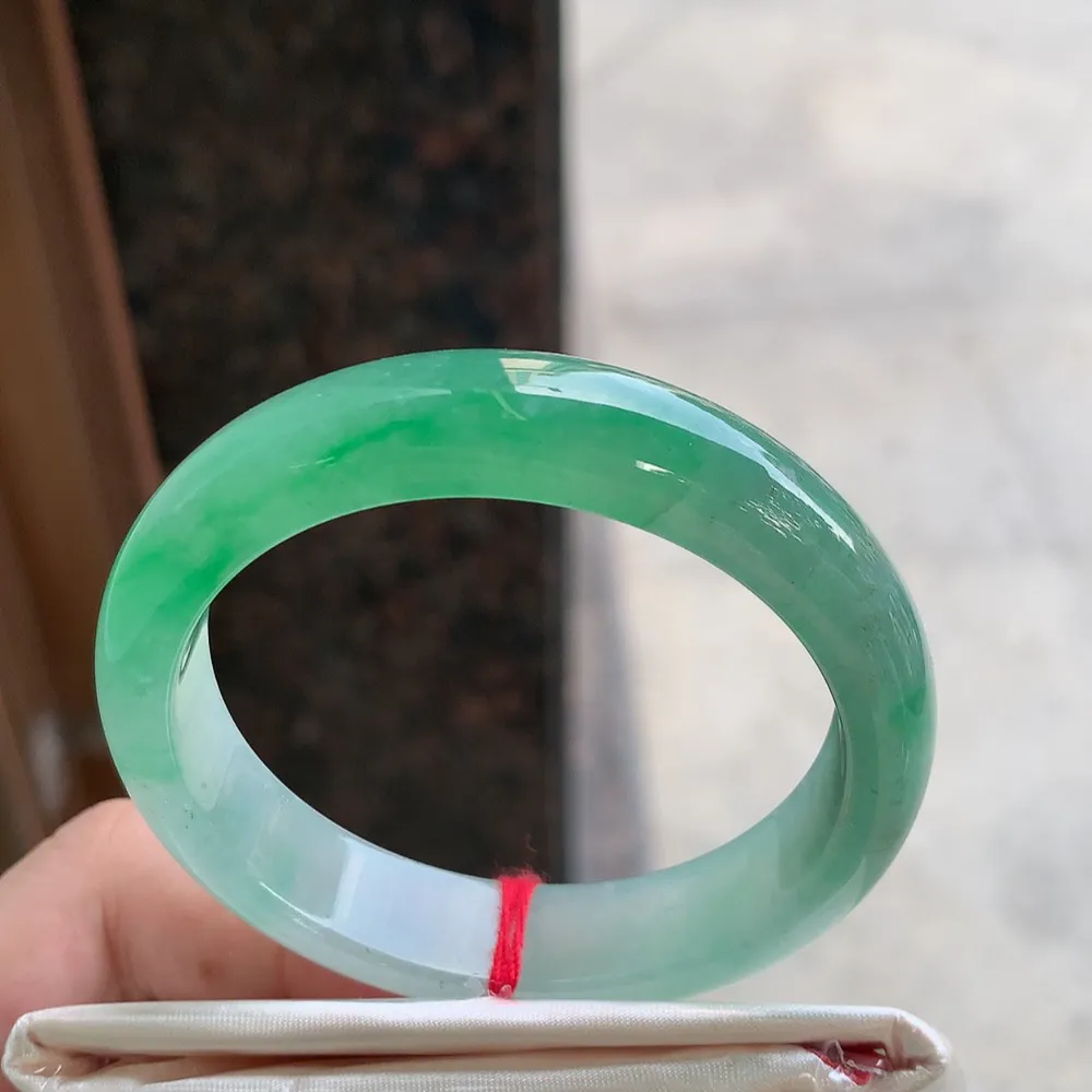 正圈冰绿 无瑕 尺寸:51.4/12/7.1 色好