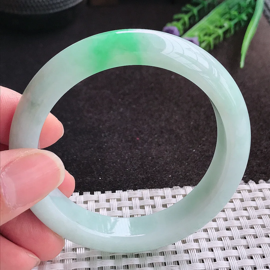 天然A货翡翠56.5/12.6/8.8老坑温润飘绿手镯宽边玉镯